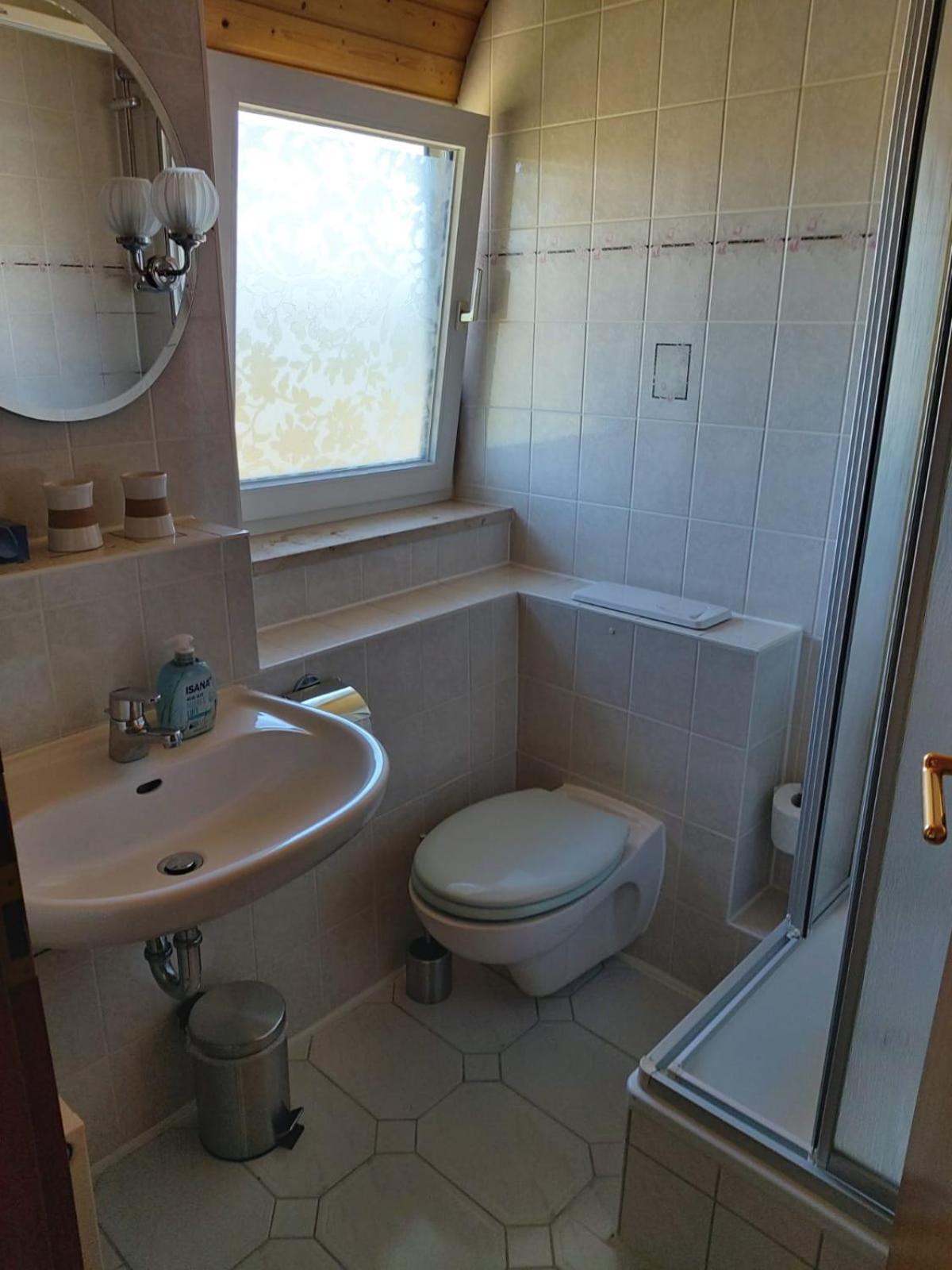 Pension Petersen Bergen Auf Rugen Habitación foto